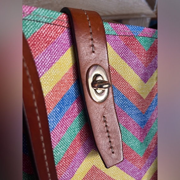 Dooney and Bourke tote bag - Picture 8 of 11